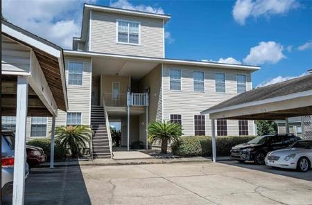 820 MARINA Drive