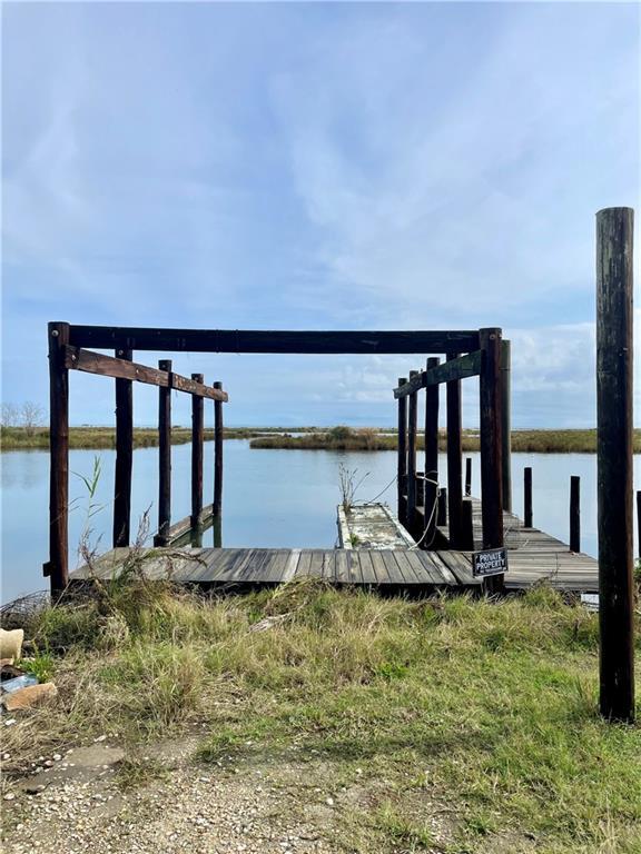 Image 4: Dock/Boat Slip