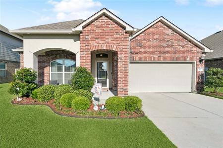 212 W LAKE Court