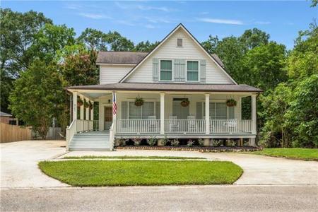 921 CARRIAGE Way