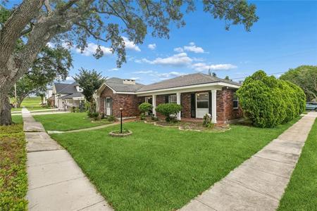 4001 CLIFFORD Drive