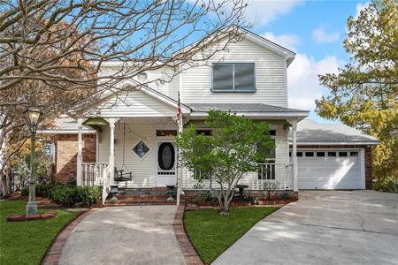 111 VALIANT Lane