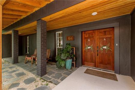 126 LIVE OAK Street