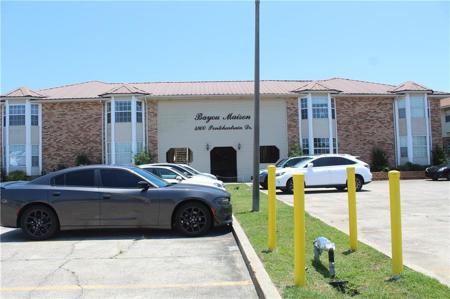 4800 PONTCHARTRAIN Drive