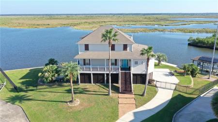 520 CARR Drive