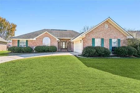 51 OAK TREE Drive