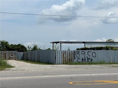 18950 CHEF MENTEUR Highway