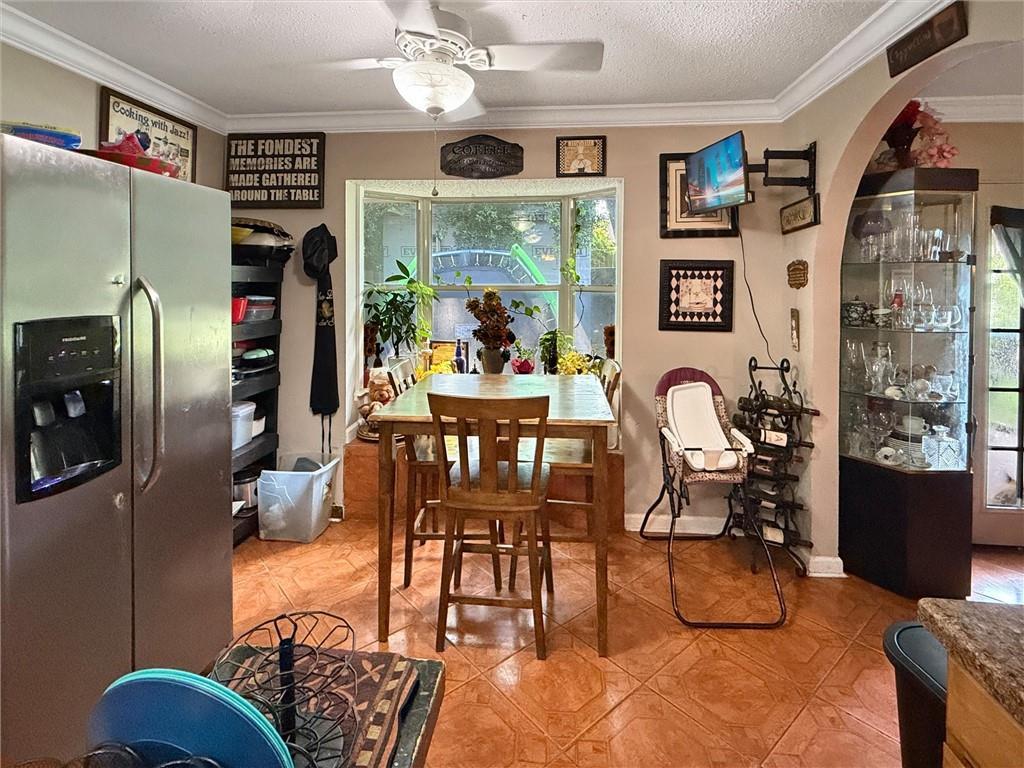 Image 4: Breakfast area
