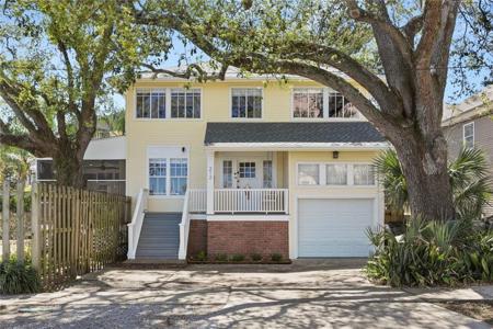 212 W ROBERT E LEE Boulevard