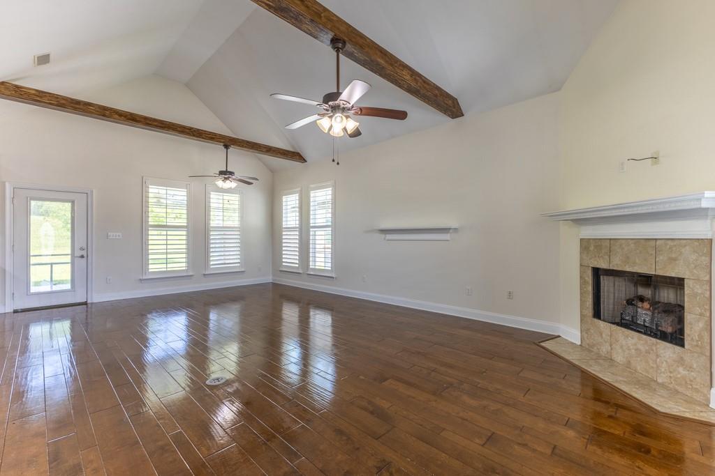Image 3: Living Room