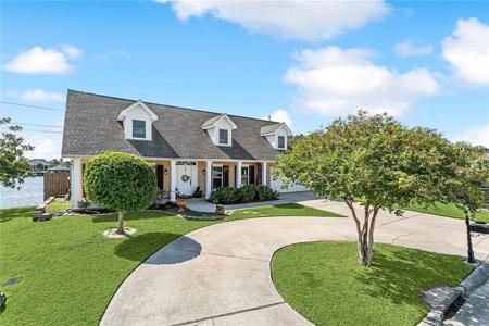 281 MOONRAKER Drive
