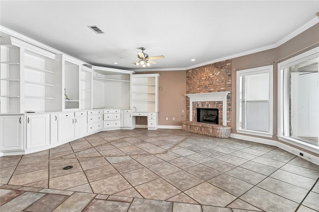 Image 4: ALL TILED 19' X 21'  DEN WITH ALL CUSTOM MILLWORK,