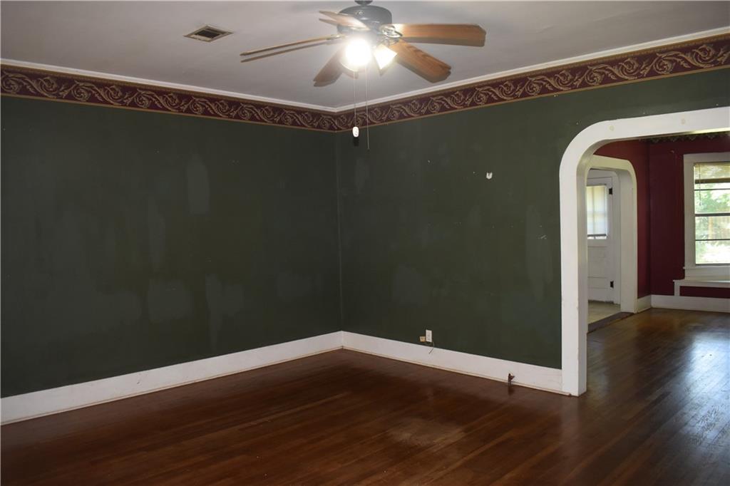 Image 4: Dining Room