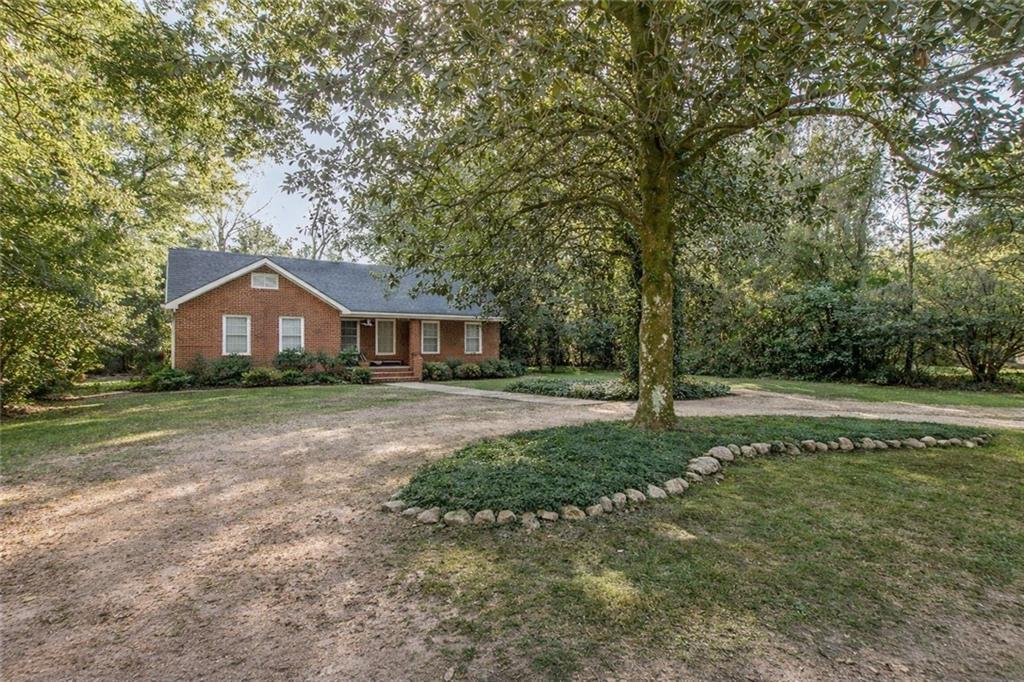 Image 1: Virtually cleaned up the front exterior.