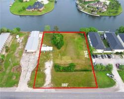 4474 & 4476 PONTCHARTRAIN Drive