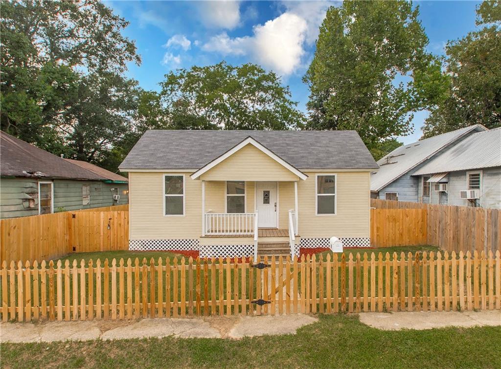 Image 2: Front with Fence