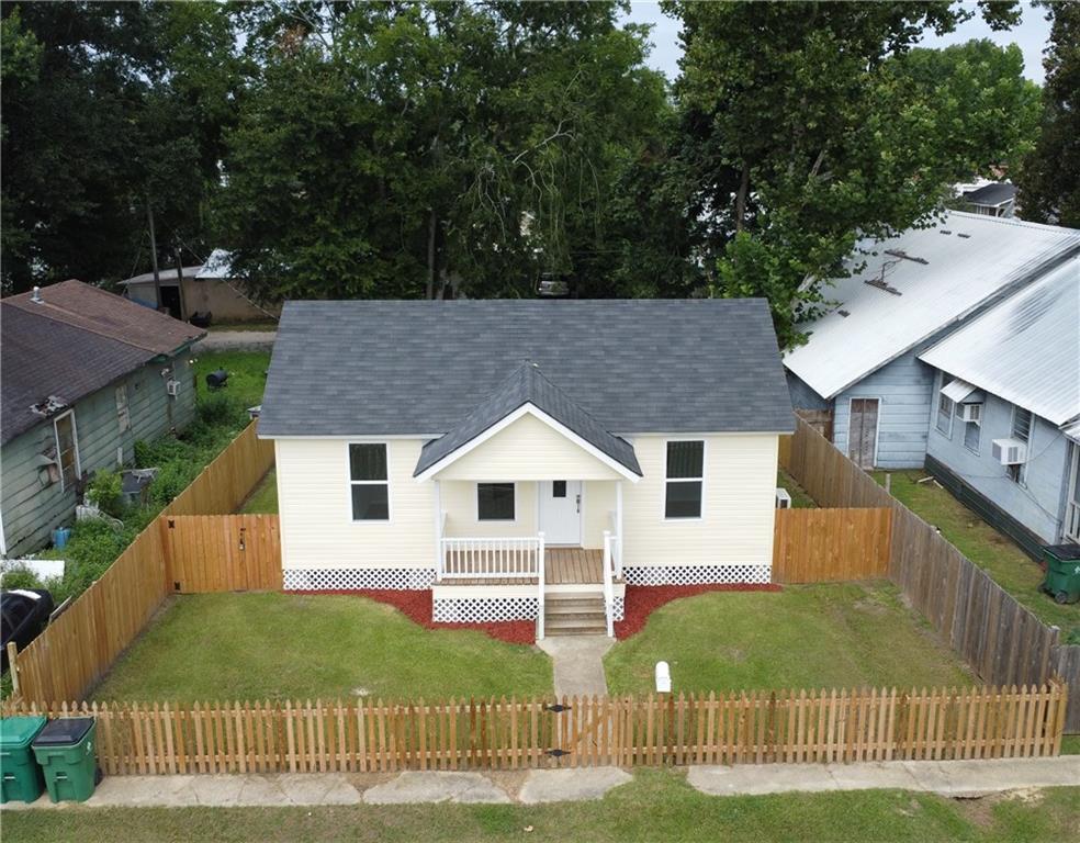 Image 3: Front aerial view