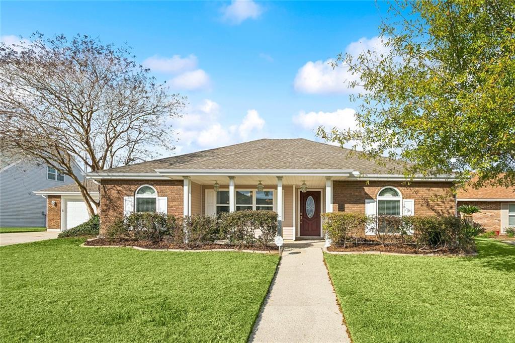 Image 2: 176 Pebble Beach Dr