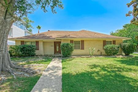 156 WOODCREST Drive