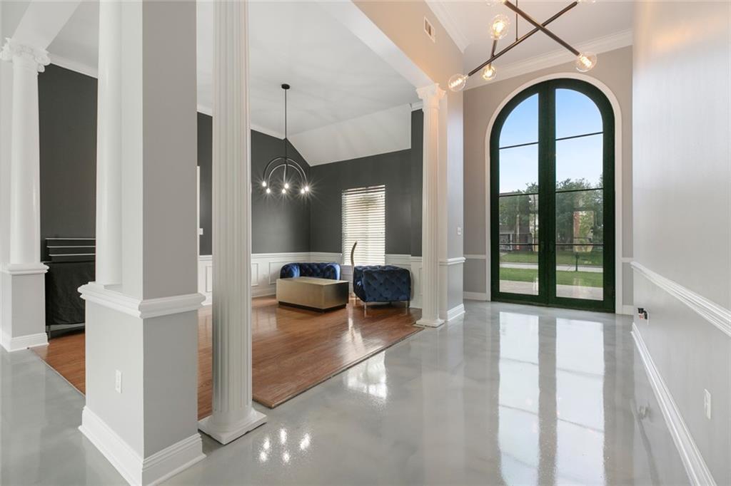 Image 4: View from the end of the foyer showcasing new gorg