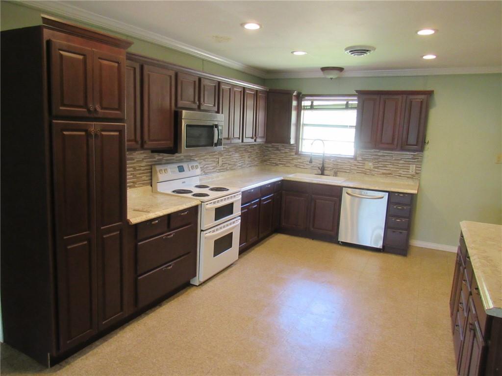 Image 4: Kitchen View 2