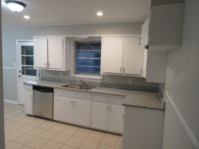 Image 4: Kitchen View 2