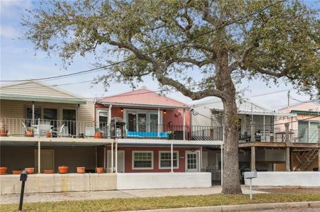 227 N ROADWAY Street