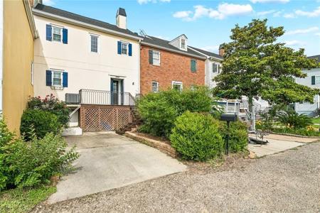 11 PLACE LAFITTE