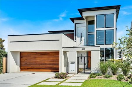 425 LIVE OAK Street