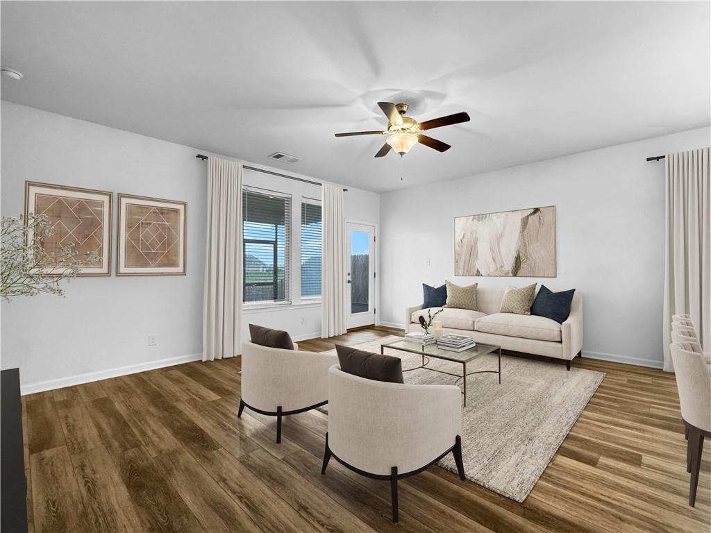 Image 3: Living room