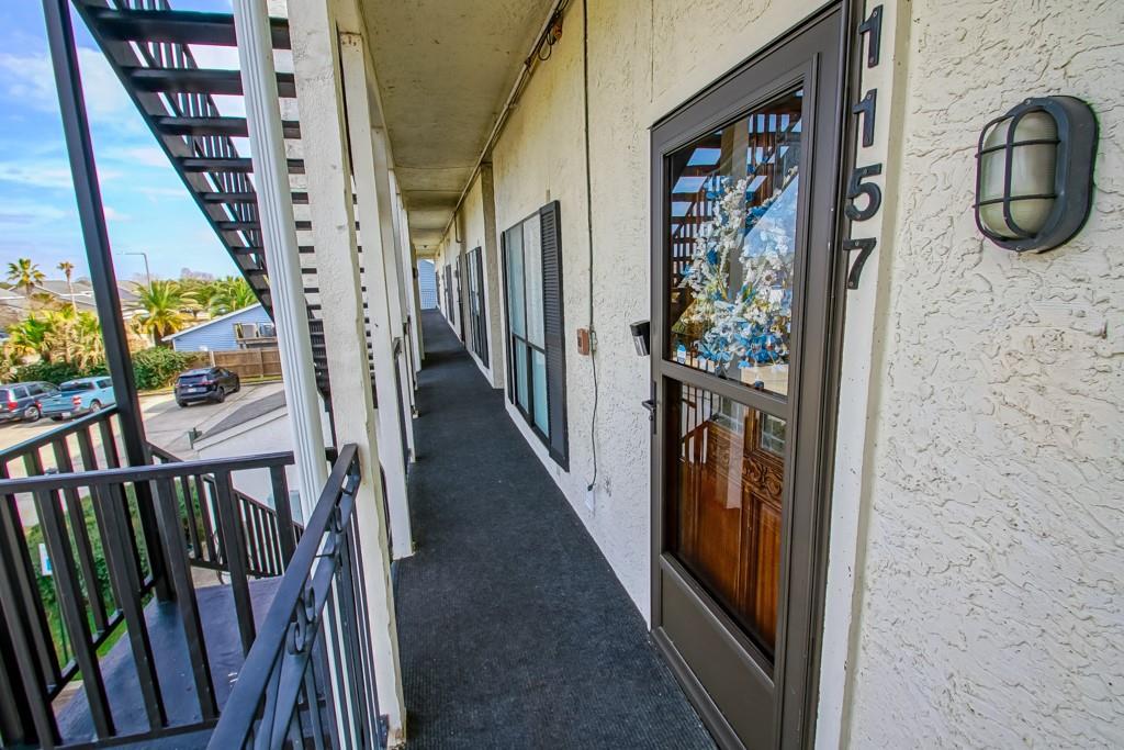 Image 2: Front Door into Condo