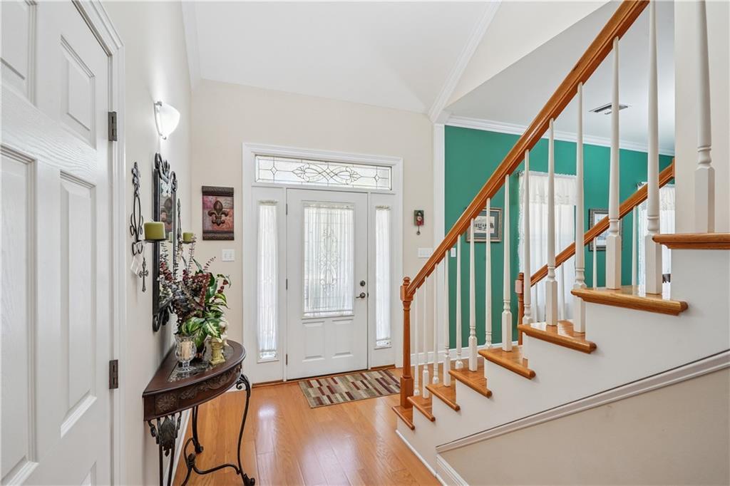 Image 3: Foyer