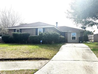 48 TRADE WINDS Court