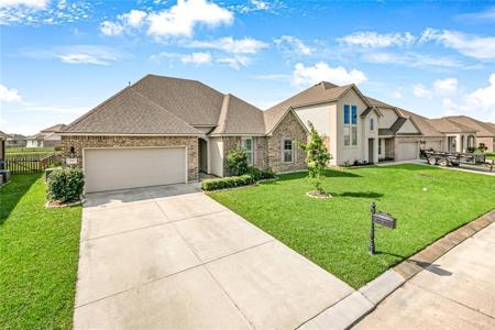 728 LAKESHORE VILLAGE Drive