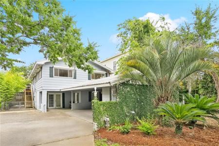 215 JACKSON Avenue
