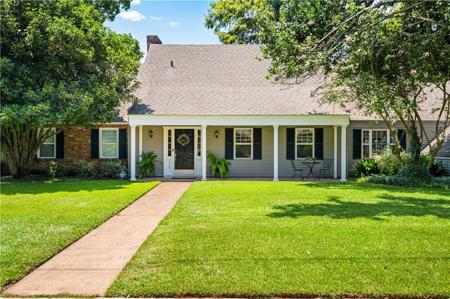 906 HARLING Lane