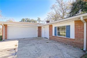 135 PALM SPRINGS Drive