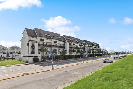 7300 LAKESHORE Drive