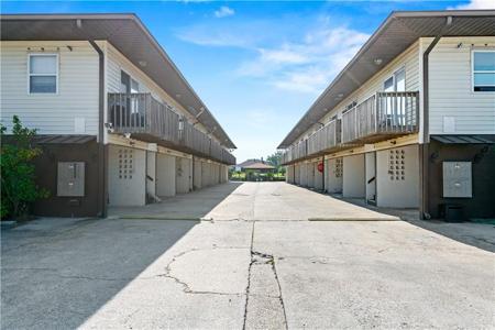 4638 PONTCHARTRAIN Drive