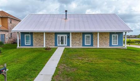 425 MOONRAKER Drive