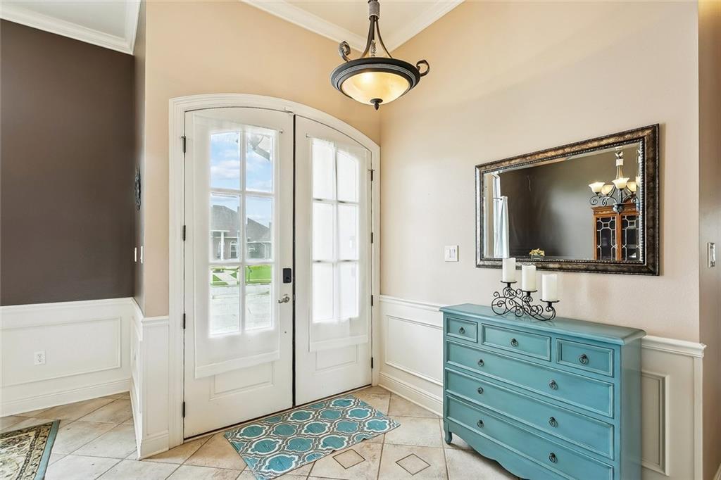 Image 3: Foyer