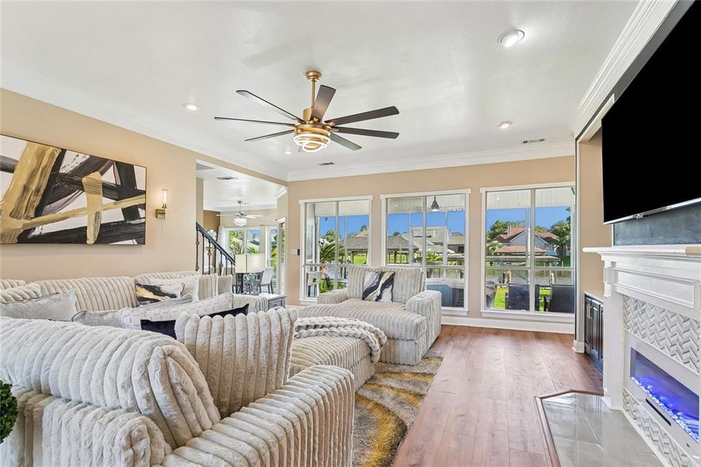 Image 3: Living Room/Great Room