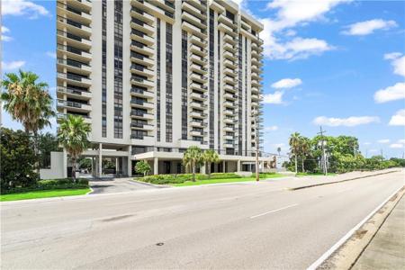 300 LAKE MARINA Avenue