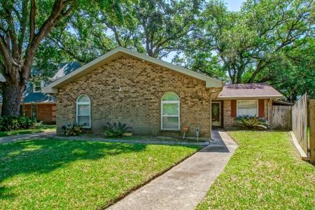 7984 EDGELAKE Court