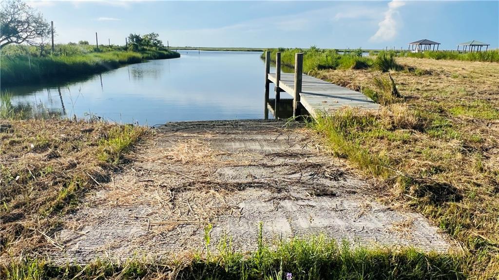Image 4: Private Boat Launch Down Ramp & 30' Pier