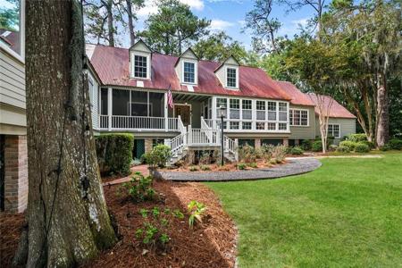 228 ESQUINANCE Drive