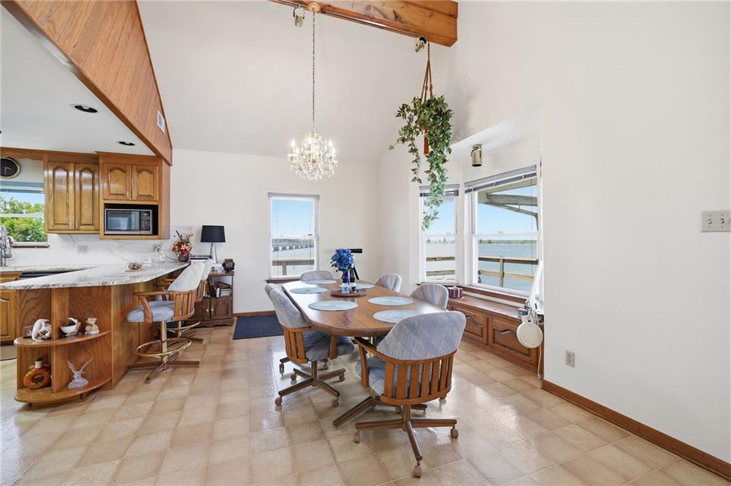 Image 4: DINING ROOM