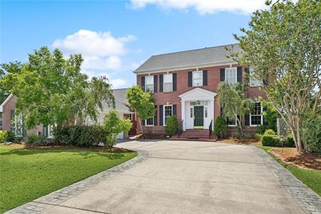 8 LA QUINTA Drive