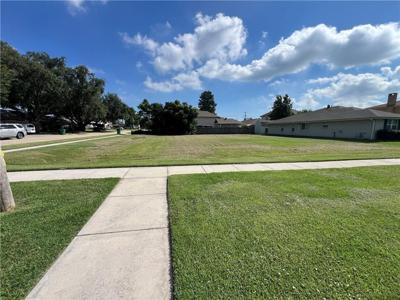 36-B AVRON Boulevard