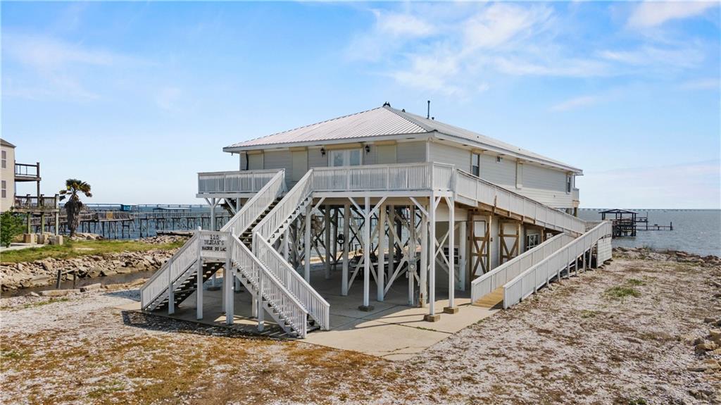 Image 1: Welcome to 125 Lakeview Drive, an oversized lot co